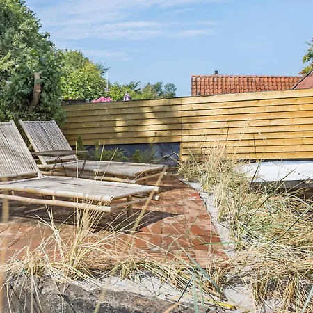 3 Bedroom Stunning In *